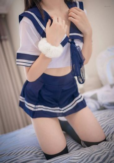 廚房里將她腿分得更開-免費(fèi)正片完整視頻觀看