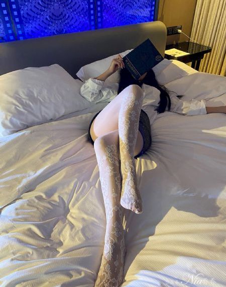 嬌小弱女和巨大黑人同床-超清電影免費(fèi)在線