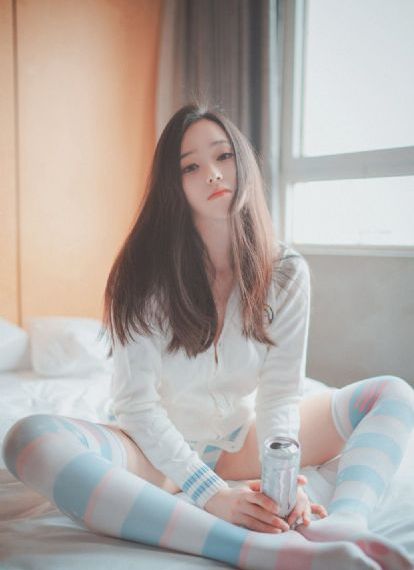 歐美草草視頻-迅雷下載在線播放