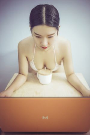 春暖花開華人生活自拍區-日韓倫理迅雷電影在線