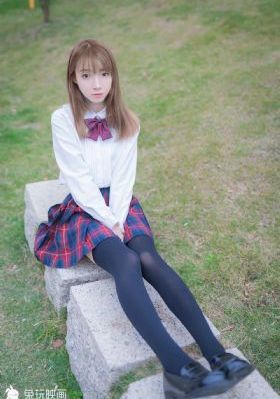 韓國低胸誘惑偷情畫室-院線視頻高清在線觀看